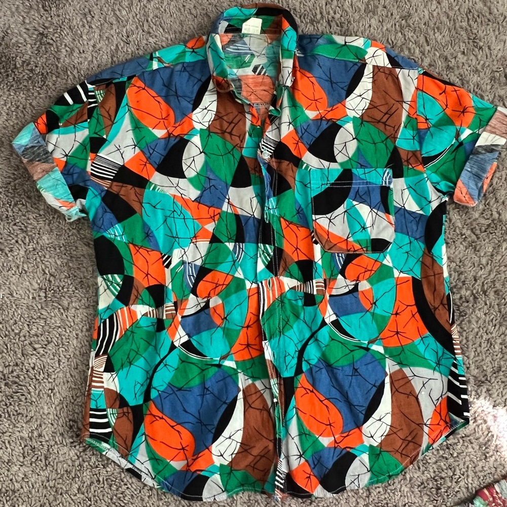 Vintage 80s button up. Abstract print